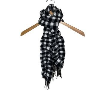 Black & White Flannel Fringed Stretchy‎ Scarf